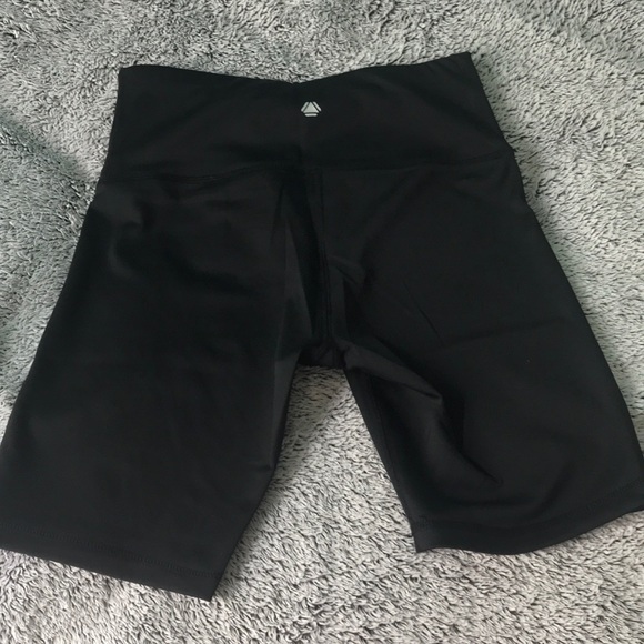 Meet your Posher, Mia - Picture 2 of 2